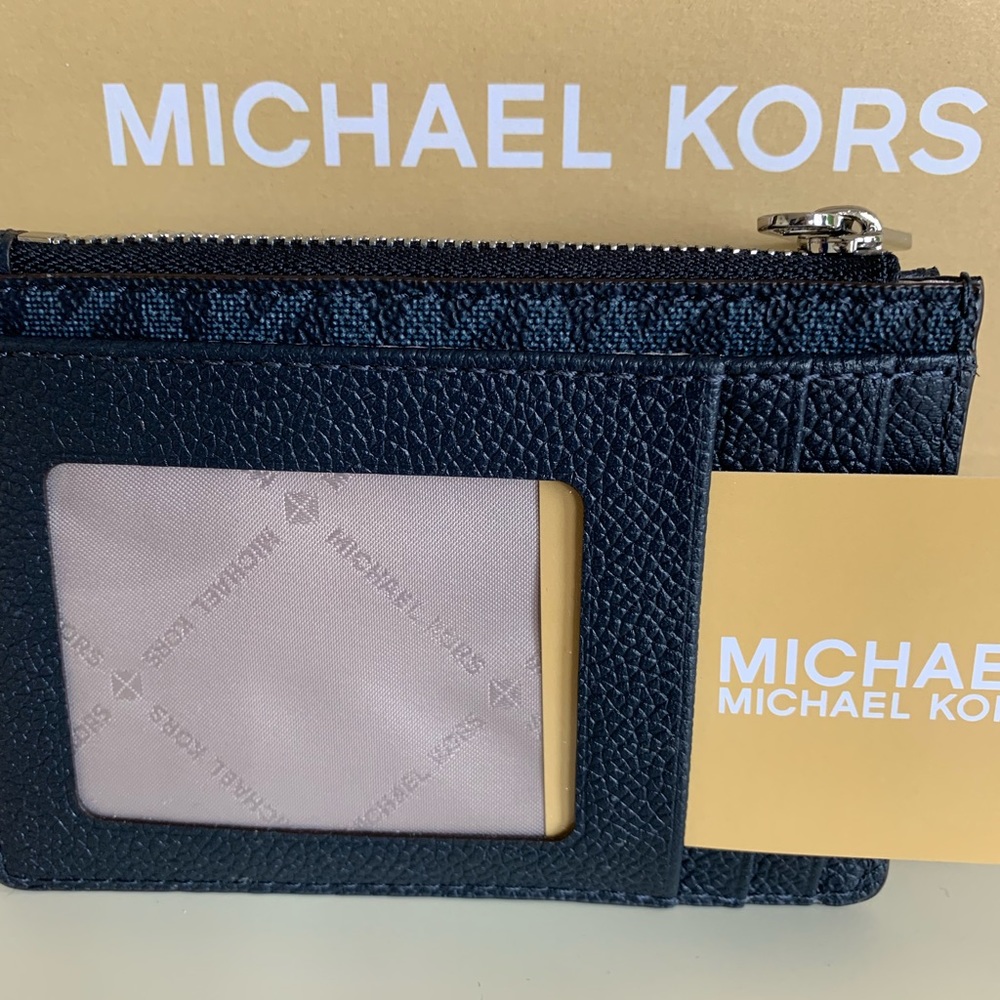 - MICHAEL KORS COIN PURSE WRISTLET